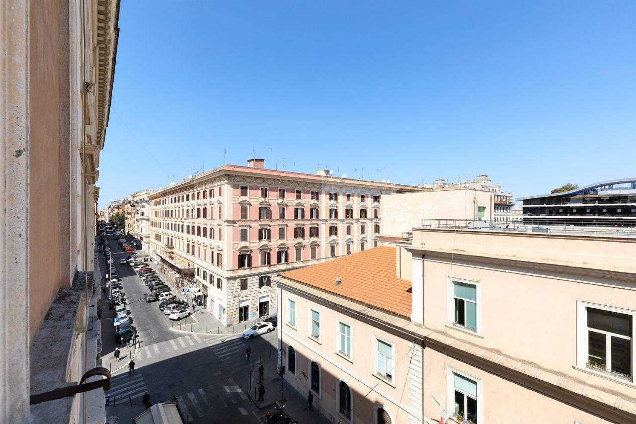 Rome As You Feel - Vittorio Colorful Design Apartment Exterior photo